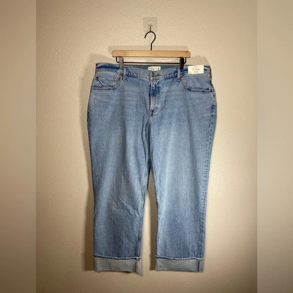 Abercrombie & Fitch Low Rise Baggy Jean Cuffed  24 / 18R
